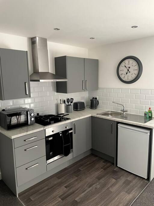 #6Bs 1 Bed Serviced Apartment Derby Buitenkant foto