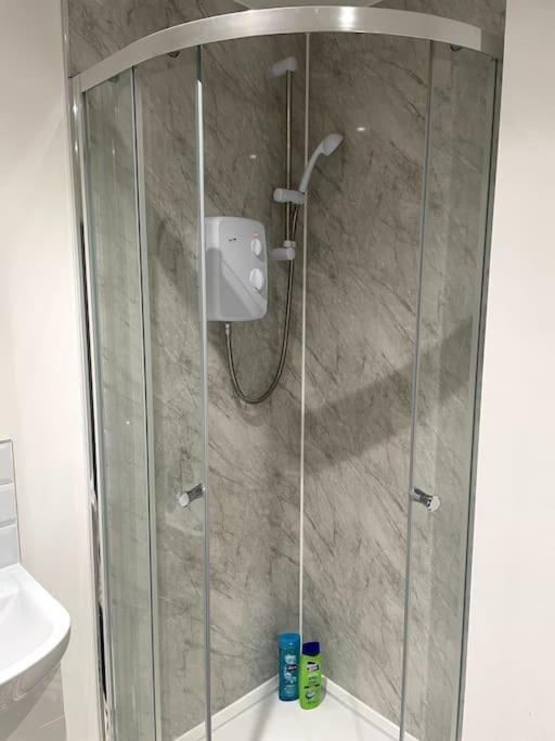 #6Bs 1 Bed Serviced Apartment Derby Buitenkant foto