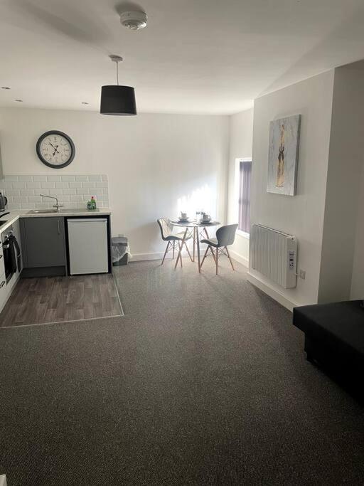 #6Bs 1 Bed Serviced Apartment Derby Buitenkant foto