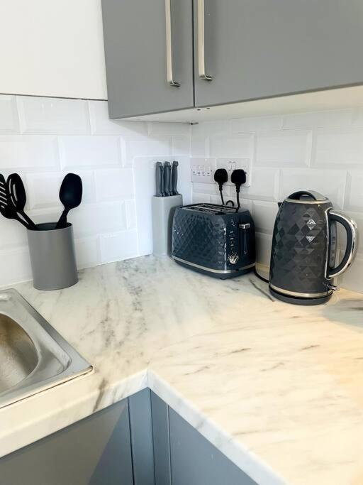 #6Bs 1 Bed Serviced Apartment Derby Buitenkant foto